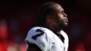 sources:-raiders-set-to-release-veteran-qb-smith