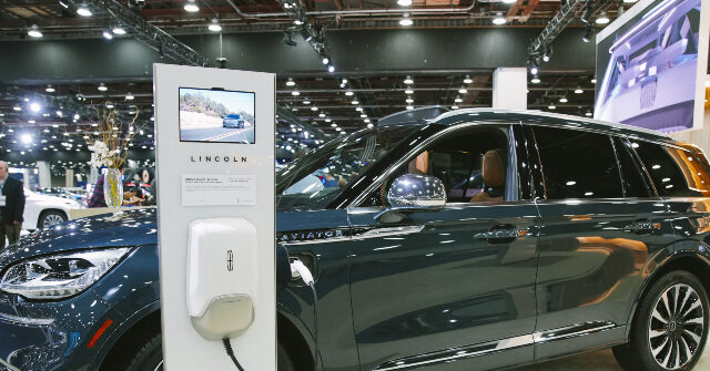 recall:-615,000-ford-vehicles-may-have-windshield-wiper-and-driveshaft-defects