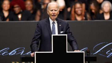 biden-says-‘i’m-a-h—-of-a-lot-smarter-than-most-of-you’-to-crowd-at-jesse-jackson-funeral