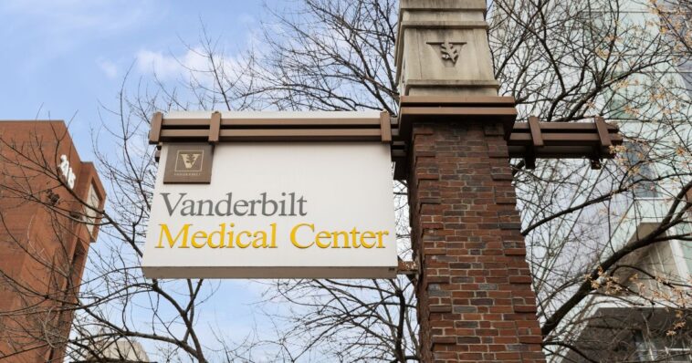 major-hospital-stops-providing-some-trans-surgeries-to-adults