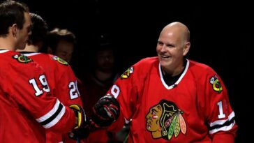 ex-blackhawks-player,-broadcaster-murray-dies