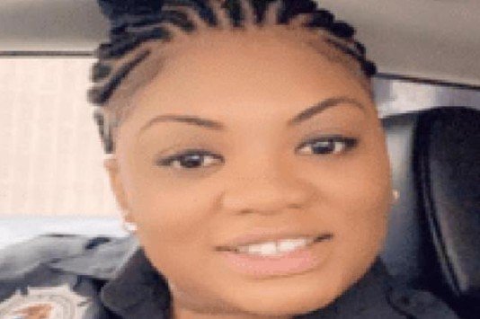 revealed:-epstein-prison-guard-made-a-mysterious-deposit-before-p*dophile’s-supposed-suicide-–-also-googled-epstein-just-minutes-before-his-body-was-discovered