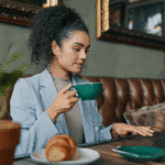 etiquette-expert-reveals-5-common-coffee-shop-habits-that-customers-need-to-stop-doing