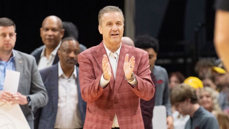 calipari-gets-900th-career-victory-in-arkansas-win