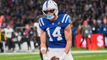 last-minute-nfl-free-agency-nuggets:-what-we’re-hearing-on-eagles-plans,-top-rbs-and-wrs