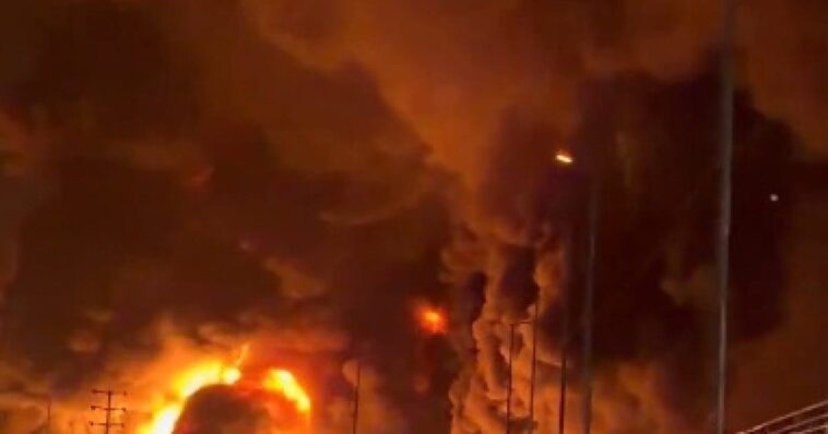 apocalyptic-scenes-in-tehran-as-us-and-israel-bomb-outside-tehran