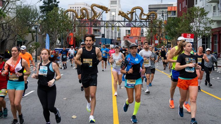 la-marathon-runners-receive-option-to-acquire-medals-at-mile-18