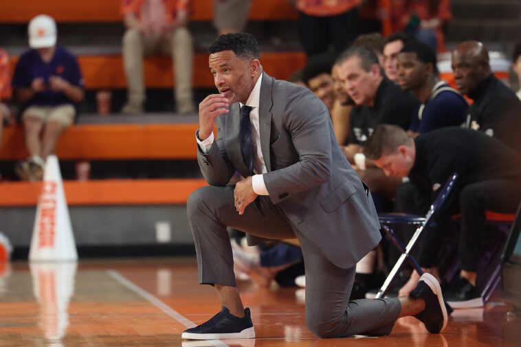 damon-stoudamire-fired-by-georgia-tech-after-season-ending-12-game-losing-streak