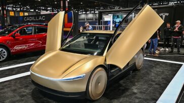 tesla-builds-a-car-with-no-steering-wheel.-now-what?