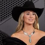 lainey-wilson-says-city-people-have-wrong-view-of-country-towns-as-she-defends-her-‘blue-collar’-roots