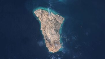 trump-admin-weighs-bold-move-to-seize-iran’s-economic-‘jugular’