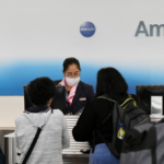 watch-—-woman-accused-of-not-using-headphones-kicked-off-flight:-‘is-this-not-a-free-speech-america?’