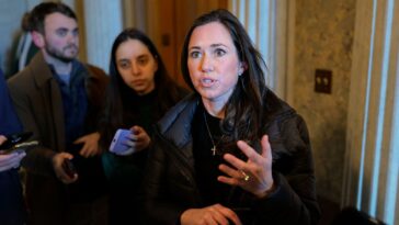 katie-britt-blasts-democrats-for-playing-‘political-games’-with-shutdown-amid-airport-chaos