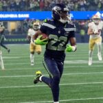 seahawks-keep-shaheed-in-fold-with-$51m-deal