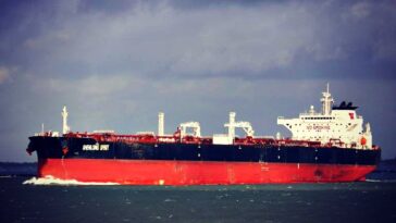 greek-operated-oil-tanker-defied-iranian-threats-and-crossed-the-strait-of-hormuz-carrying-a-million-barrels-of-saudi-crude-oil