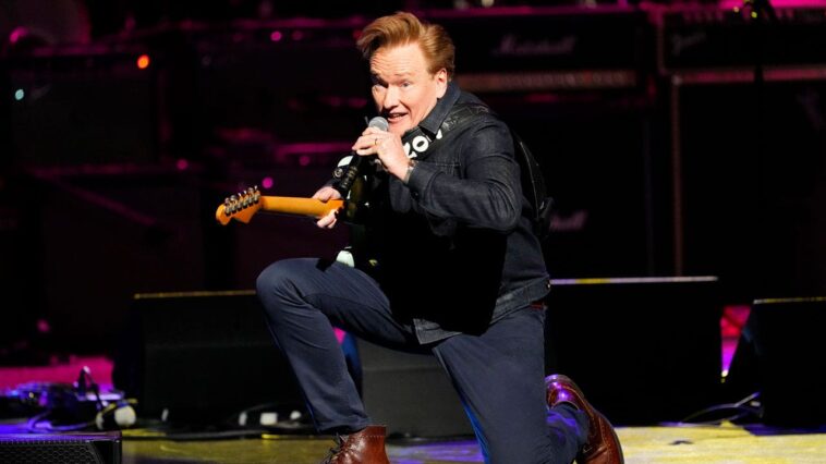 conan-o’brien-knew-late-night-shows-were-in-trouble-after-viral-‘hot-ones’-appearance