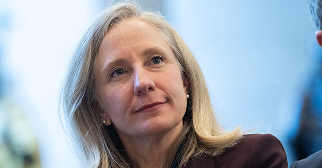 bill-banning-popular-semiautomatic-rifles,-high-cap-mags,-clears-virginia-legislature