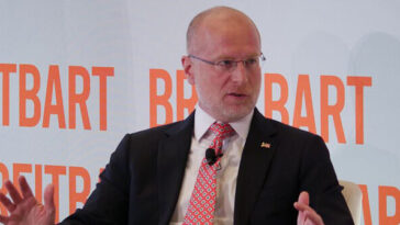 brendan-carr:-trump-is-‘fundamentally-reshaping’-the-media-landscape-to-‘smash-the-facade’-of-legacy-media