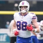 sources:-te-knox-stays-with-bills-on-new-deal