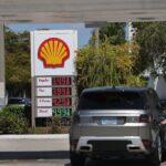 white-house-reassures-americans-about-oil-prices,-hints-at-‘long-term’-relief-at-the-pump