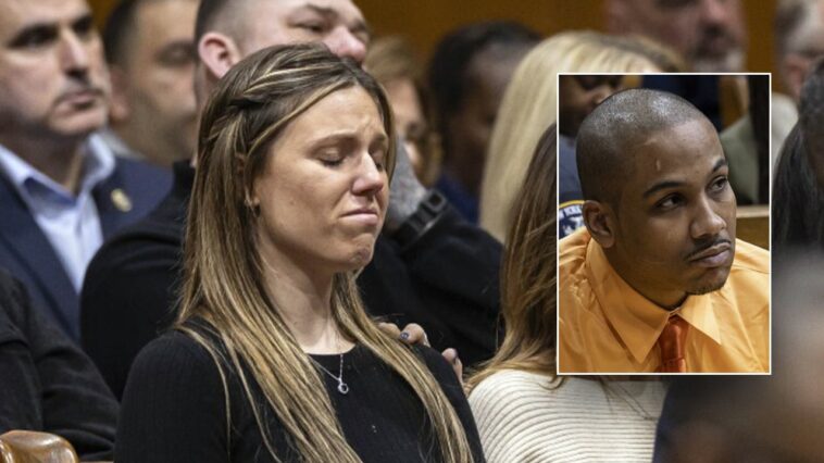 nypd-officer-jonathan-diller’s-widow-weeps-as-sea-of-blue-fills-courtroom-in-accused-cop-killer’s-murder-trial