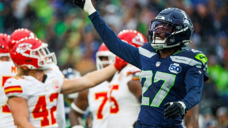 eagles-strike,-add-cb-woolen-on-one-year-deal