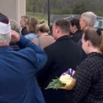 america:-hundreds-of-strangers-show-up-for-funeral-of-navy-veteran-in-tennessee-with-no-known-living-relatives-(video)