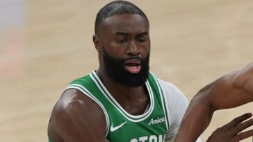 celtics’-brown-ejected-after-arguing-with-official