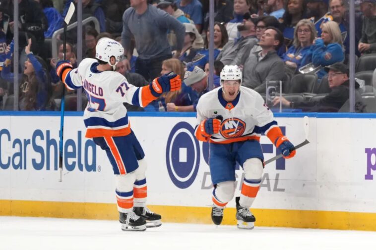 islanders’-late-magic-continues-with-wild-comeback-win-over-blues