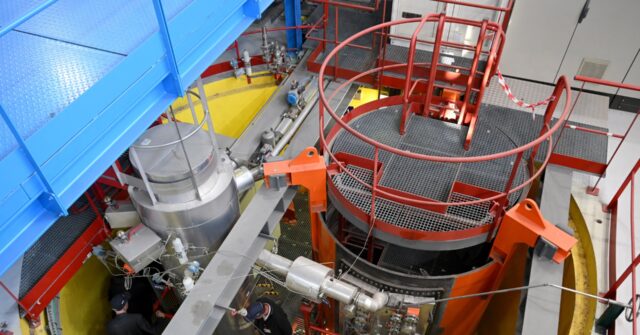 el-salvador-signs-agreement-with-the-us.-to-build-its-first-nuclear-power-plant