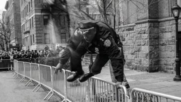 hero-nypd-chief-seen-chasing-isis-terror-suspects-relives-his-split-second-decision