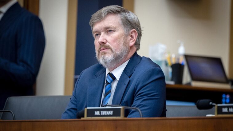 trump-posts-support-for-massie-primary-challenger-ahead-of-kentucky-visit