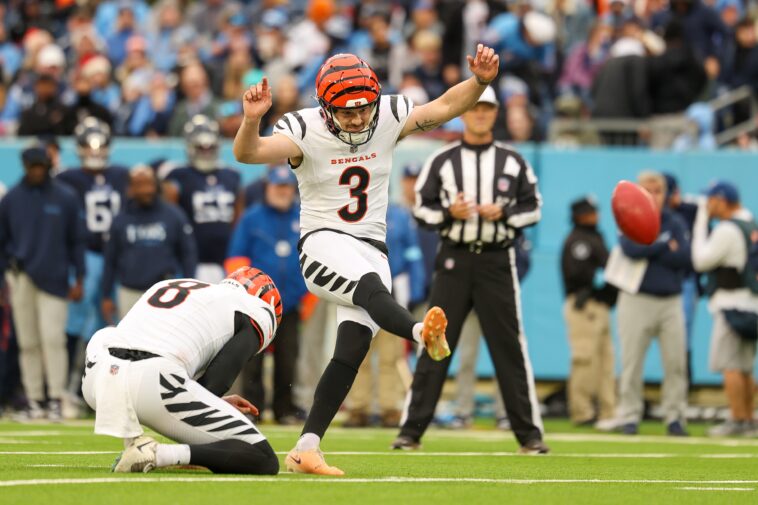 jets-signing-kicker-cade-york-in-free-agency-after-losing-nick-folk