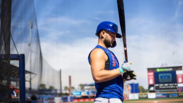 bo-bichette-isn’t-afraid-to-go-against-the-grain-with-vintage-hitting-approach