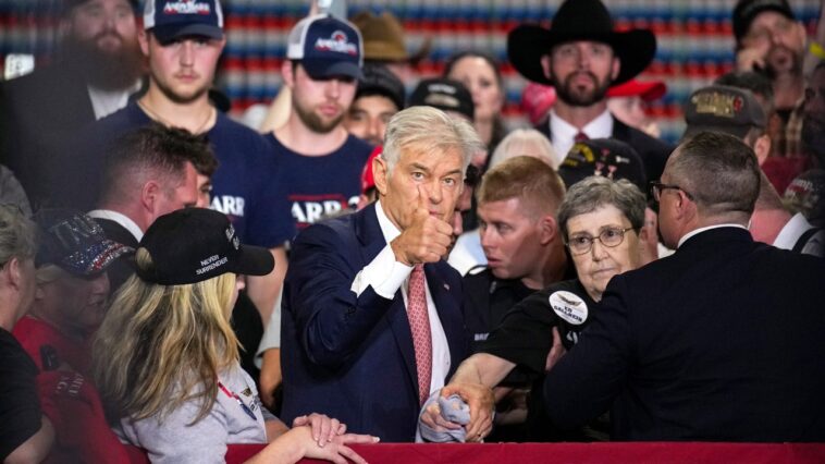 dr-oz-helps-older-woman-who-collapsed-during-trump’s-speech-at-kentucky-event