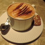 a-florida-cafe-employee’s-tirade-against-a-military-family-sparks-outrage-employee-quickly-terminated