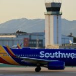 clash-of-cultures:-chaos-breaks-out-on-dc-flight-when-ramadan-prayer,-suspicious-texts-bring-swat-team-running