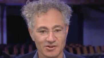 palantir-ceo-says-ai-will-take-power-away-from-democratic-voters-and-toward-working-class-men-(video)