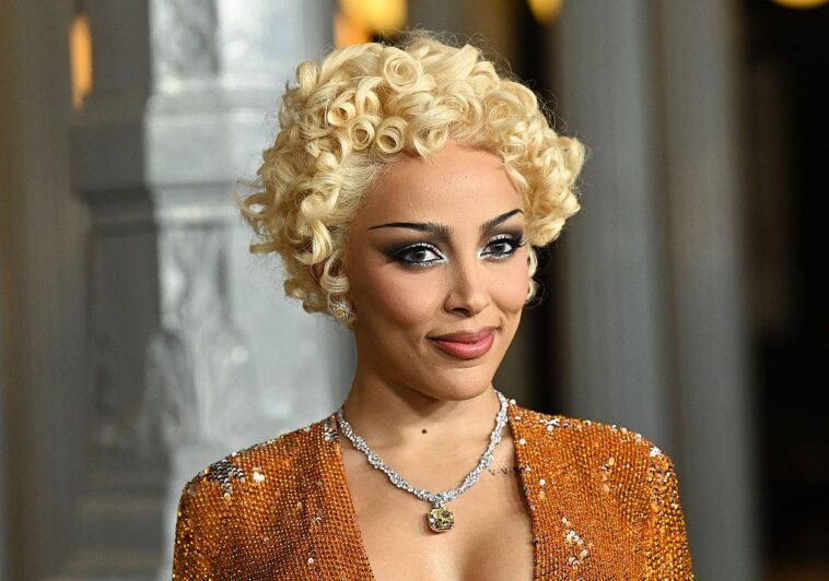 doja-cat-admits-she-piled-on-chalamet-for-clicks,-says-she-was-‘virtue-signaling’