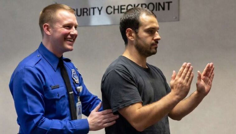 unpaid-tsa-agent-still-showing-up-to-grope-people-for-love-of-the-game
