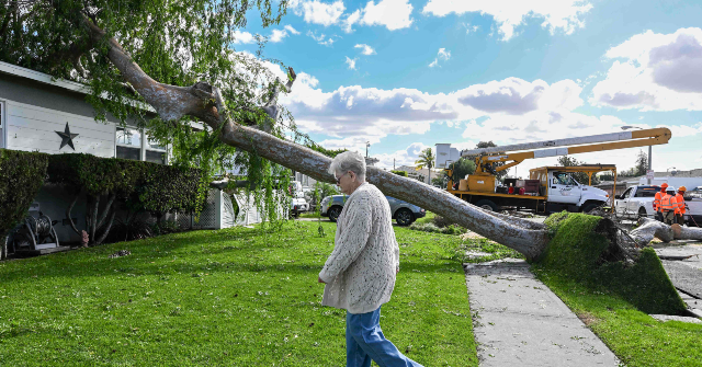 windstorm-with-100-mph-gusts-sweeps-eastward-across-the-us.