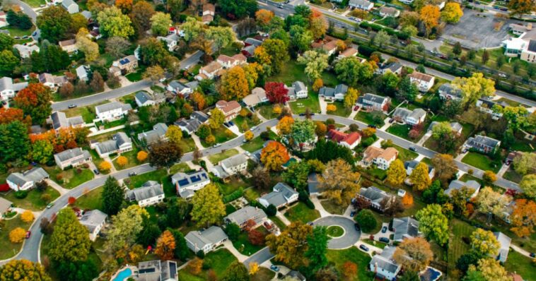 red-states-offer-low-housing-prices-as-yet-another-draw-for-families