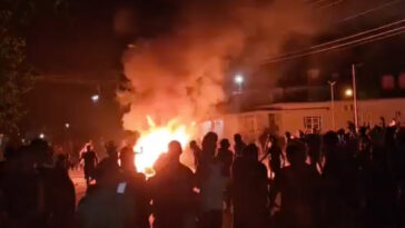 cubans-chant-‘down-with-communism’-and-attack-government-building-during-violent-night-of-protests