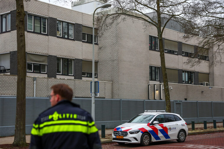 jewish-school-bombed-in-amsterdam-as-antisemitic-violence-rocks-the-country