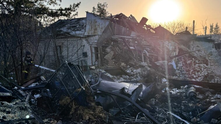 russia-launches-400+-drones,-dozens-of-missiles-in-ukraine-strike,-killing-6