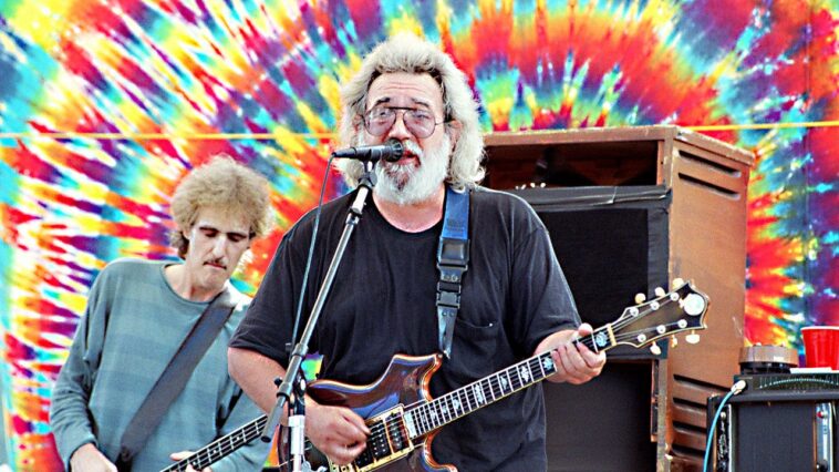 i-reluctantly-went-to-my-first-grateful-dead-show-—-and-discovered-one-of-earth’s-great-religions
