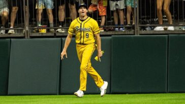 ‘banana-brees’:-former-saints-qb-drew-brees-and-tyler-shough-take-in-savannah-bananas