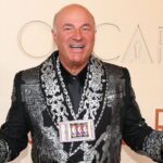businessman-kevin-o’leary-wears-card-featuring-jordan,-kobe,-lebron-at-oscars