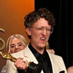 oscars-2026:-director-david-borenstein-rants-about-government-murdering-people-on-the-streets,-oligarchs-taking-over-media