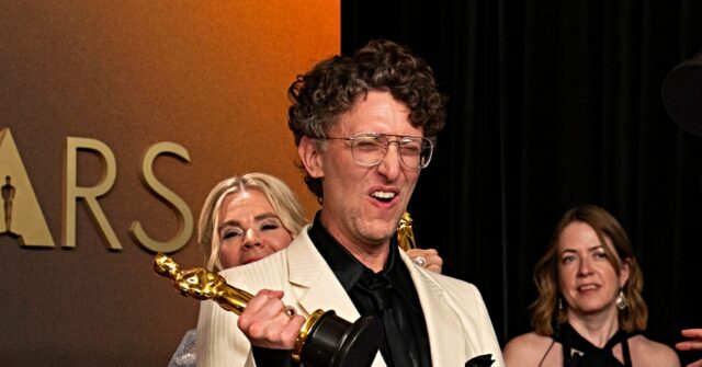 oscars-2026:-director-david-borenstein-rants-about-government-murdering-people-on-the-streets,-oligarchs-taking-over-media